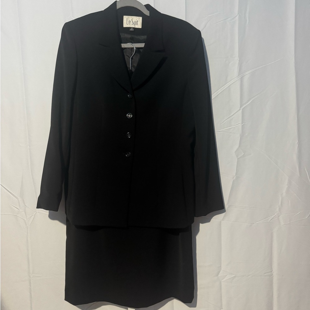 Le Suit Classic Black Blazer and Skirt Ensemble Size 12